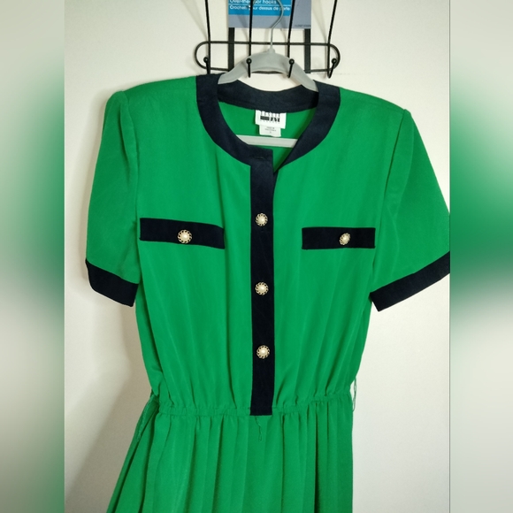 Leslie Fay (Size 8) Vintage Green & Navy Trim Pearl Button SS Fit & Flare Dress - Picture 3 of 9
